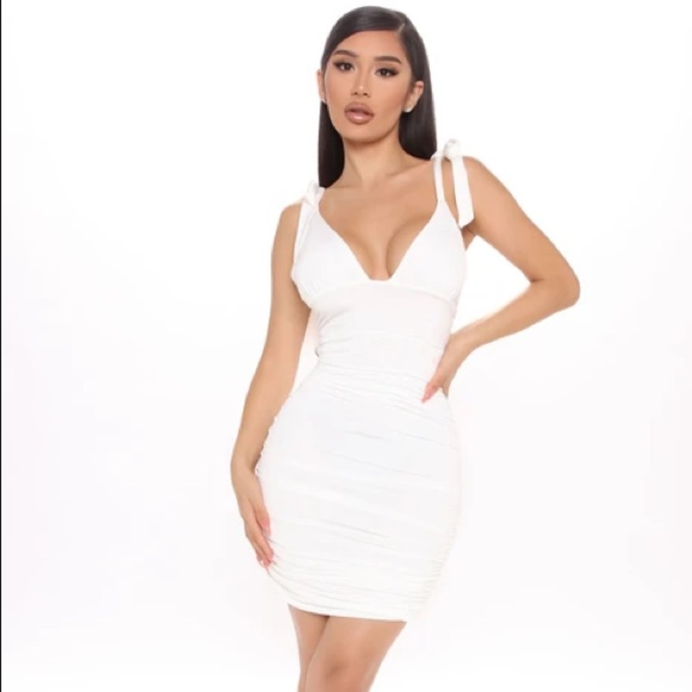 🌼NWT date night white ruched mini dress